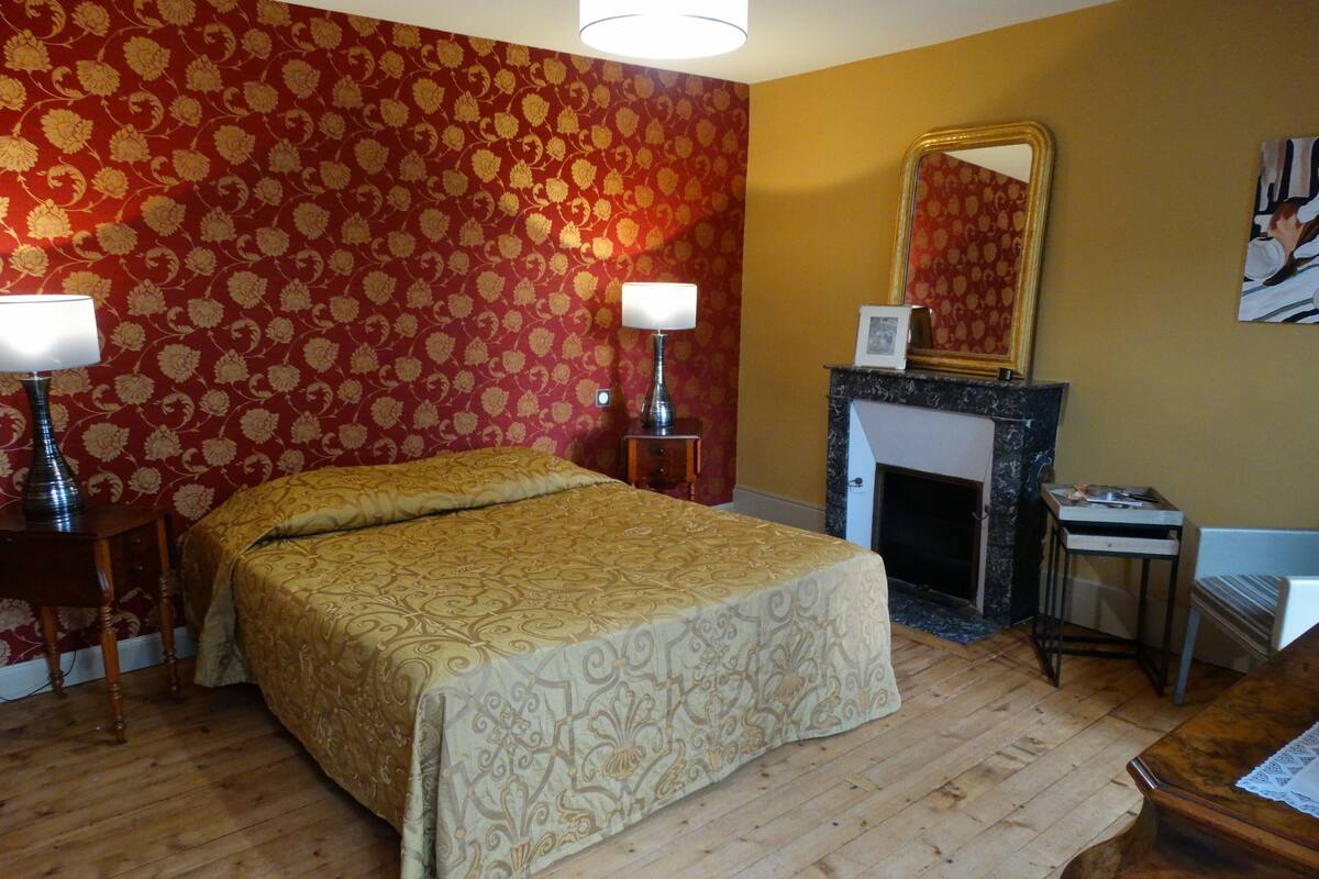 Suite (Mademoiselle Rolande) | Schreibtisch, kostenlose Babybetten, kostenloses WLAN, Bettwäsche