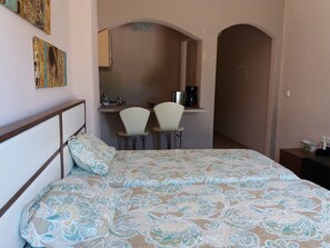 Comfort Studio, Sea View | Egyptian cotton sheets, blackout curtains, soundproofing - SEAesta Beach Studios (Agios Nikolaos)
