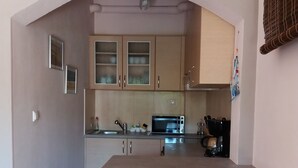 Studio – deluxe, sjøutsikt | Eget kjøkken | Kaffetrakter/tekoker, kjøleskap, mikrobølgeovn og ovn