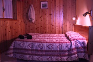 Desk, rollaway beds - Chambres d'Hôtes l'Abri de Vetan (Saint-Pierre)