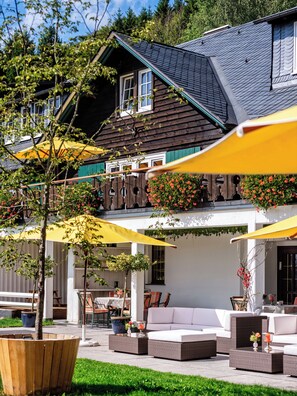 Front of property - Hotel Waldhaus Ohlenbach (Schmallenberg)