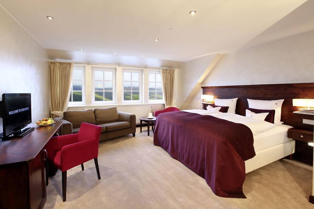 Hypo-allergenic bedding, down duvets, minibar, in-room safe
