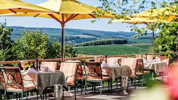 2 Restaurants, Frühstück, Mittagessen, Abendessen, internationale Küche