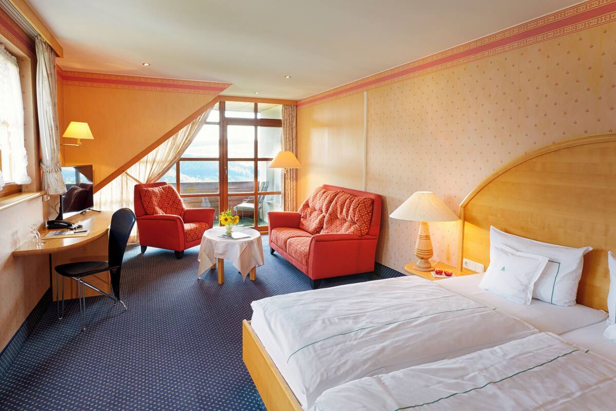 Hypo-allergenic bedding, down duvets, minibar, in-room safe