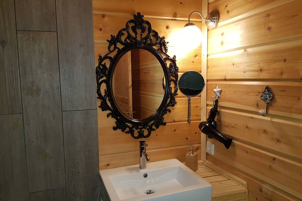 family quadruple room, private bathroom | bathroom | shower, free toiletries, hair dryer, towels