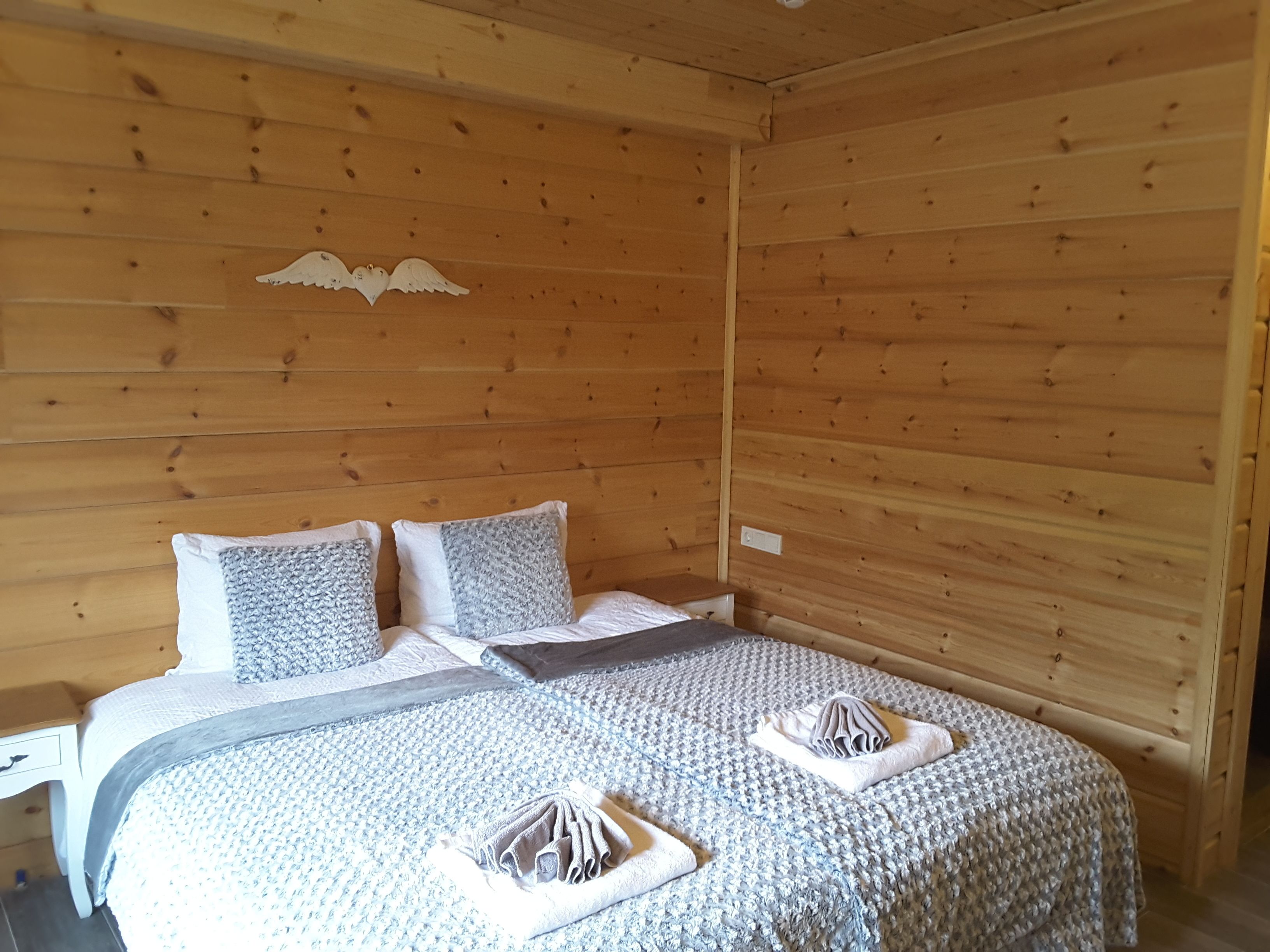 triple room, private bathroom | 1 bedroom, desk, blackout curtains, iron/ironing board