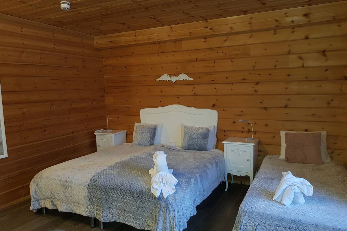 Family Quadruple Room, Private Bathroom | Desk, blackout drapes, iron/ironing board (on request), cribs (free)
