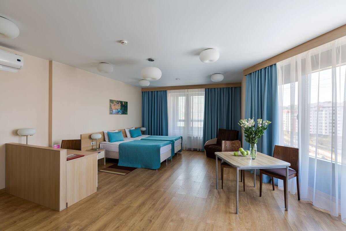 Comfort Double or Twin Room | In-room safe, desk, laptop workspace, blackout curtains