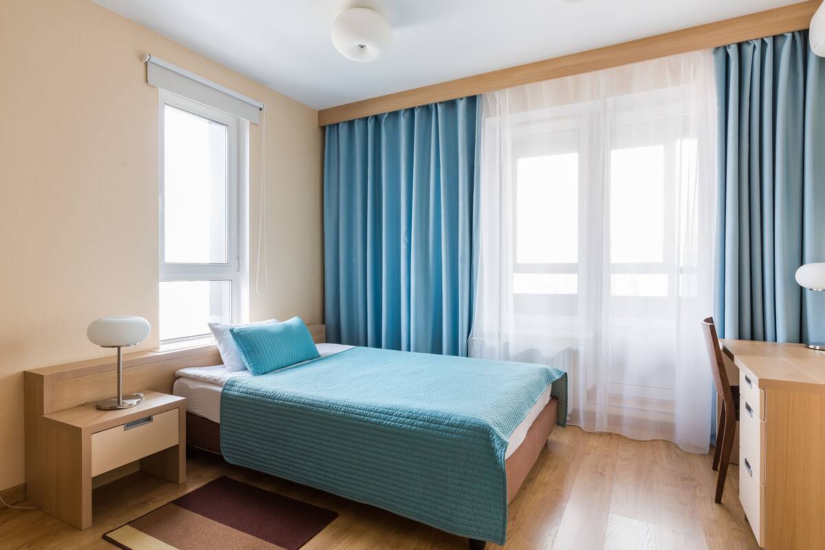 Standard Single Room | In-room safe, desk, laptop workspace, blackout curtains