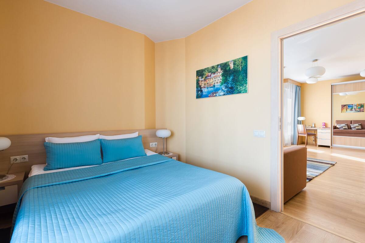 Suite, 1 Bedroom | In-room safe, desk, laptop workspace, blackout curtains