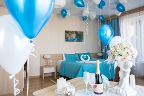 In-room safe, desk, laptop workspace, blackout curtains