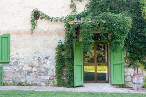 Exterior detail - La Fontaiola (Citta della Pieve)