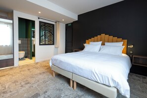 Habitación doble superior | Caja de seguridad en la habitación y espacio para trabajar con laptop