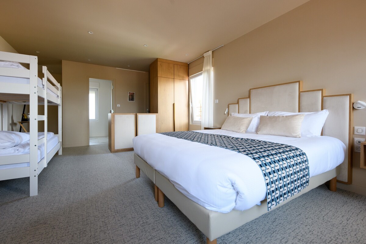 Quadruple Room, 1 Bedroom, Balcony | In-room safe, laptop workspace, iron/ironing board (on request)