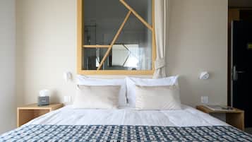 Habitación Confort doble | Caja fuerte y espacio para trabajar con un portátil