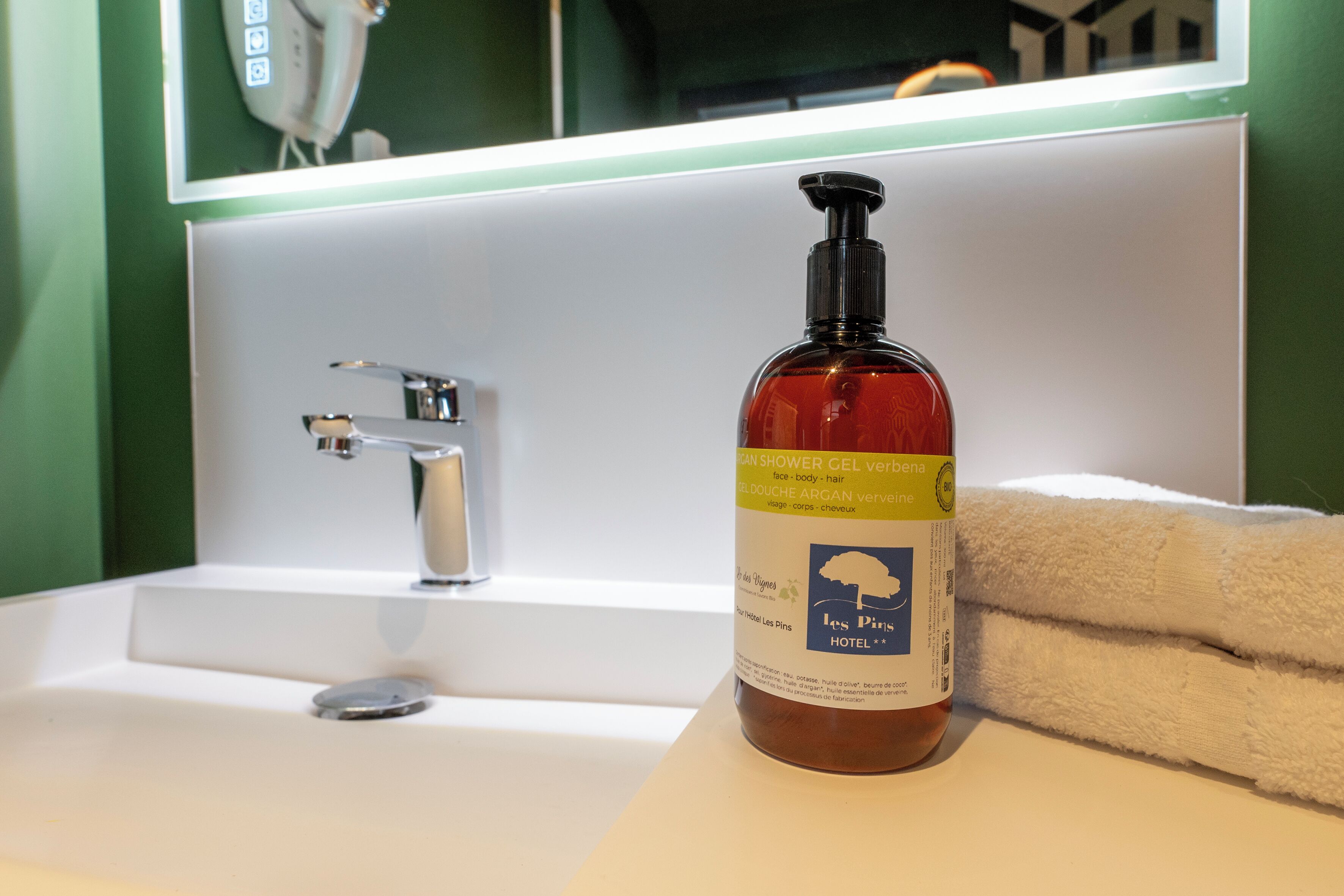 comfort double room | 1 bedroom, in-room safe, laptop workspace, iron/ironing board