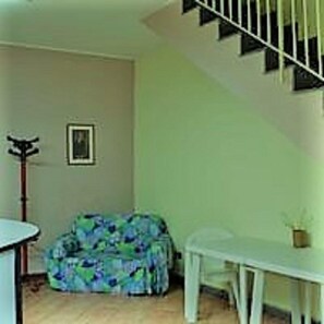 Interior detail - Villa Autostrada A 18 (Giarre)