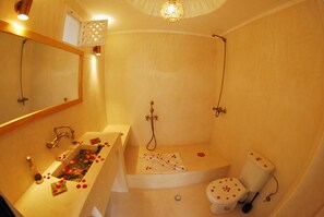 Bathroom - White Riad Apartment (Marrakech)