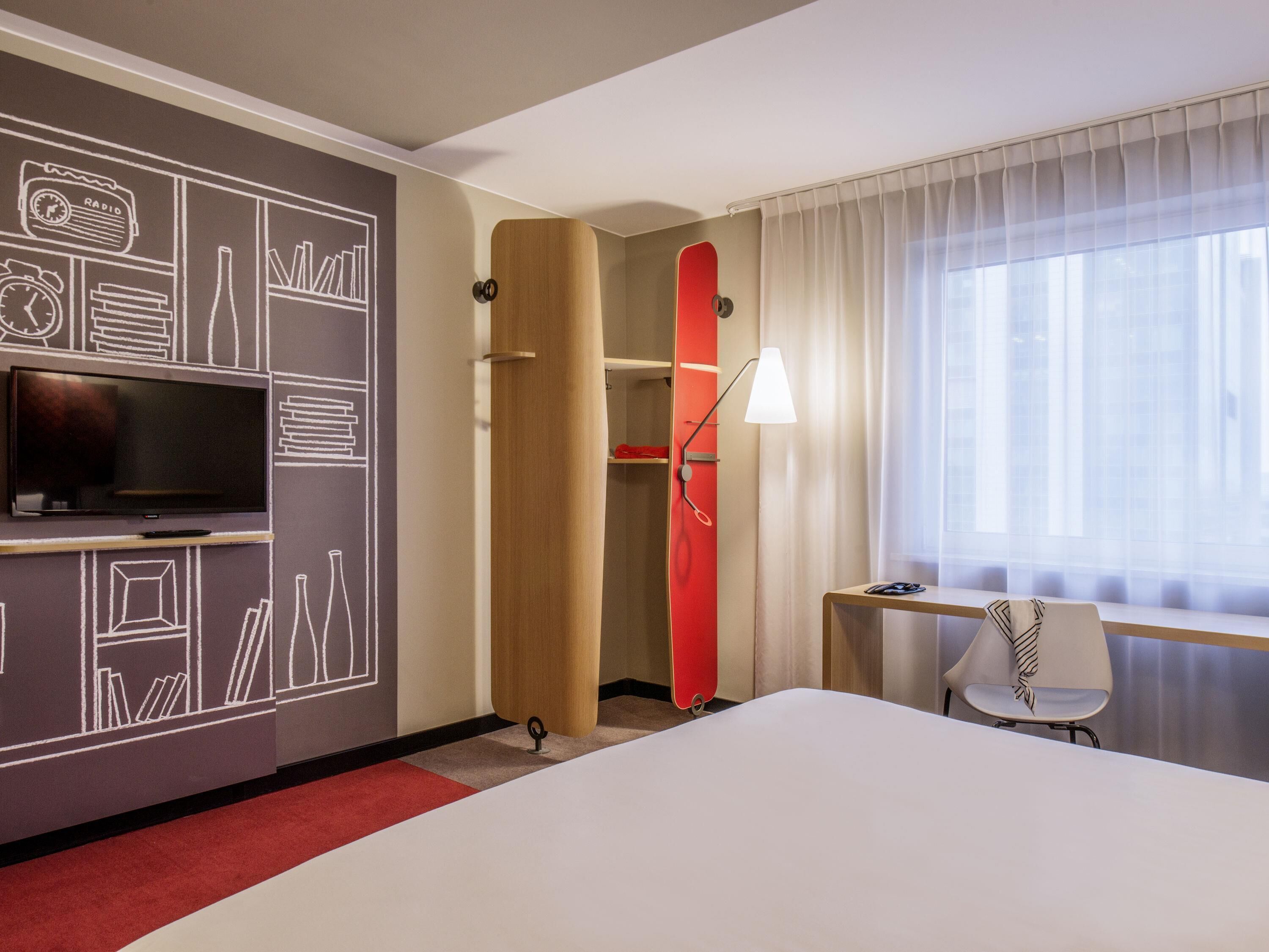 Desk, laptop workspace, iron/ironing board, free WiFi