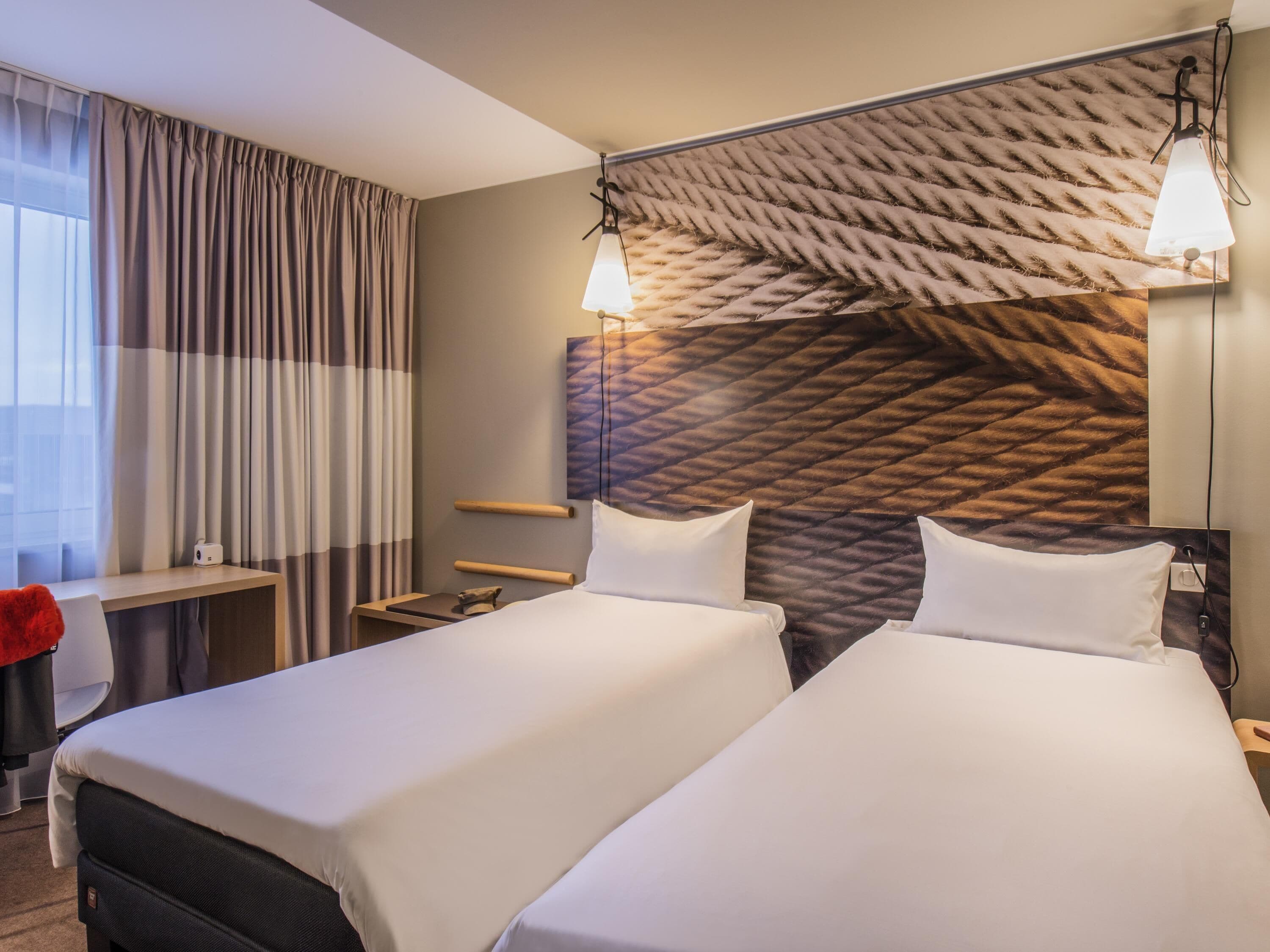 Room, 2 Twin Beds, Accessible | Desk, laptop workspace, iron/ironing board (on request), WiFi (free)