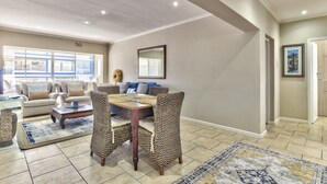 Dining - Edward Court 1 Bedroom Garden Facing (Cape Town)