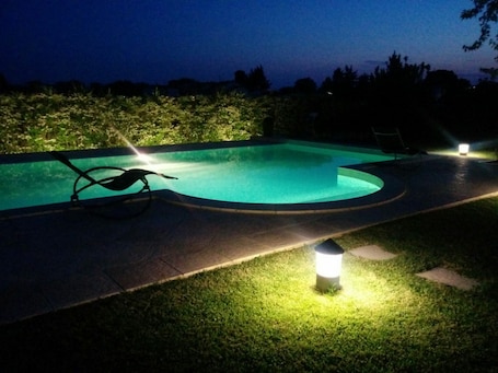 Alberca al aire libre por temporada