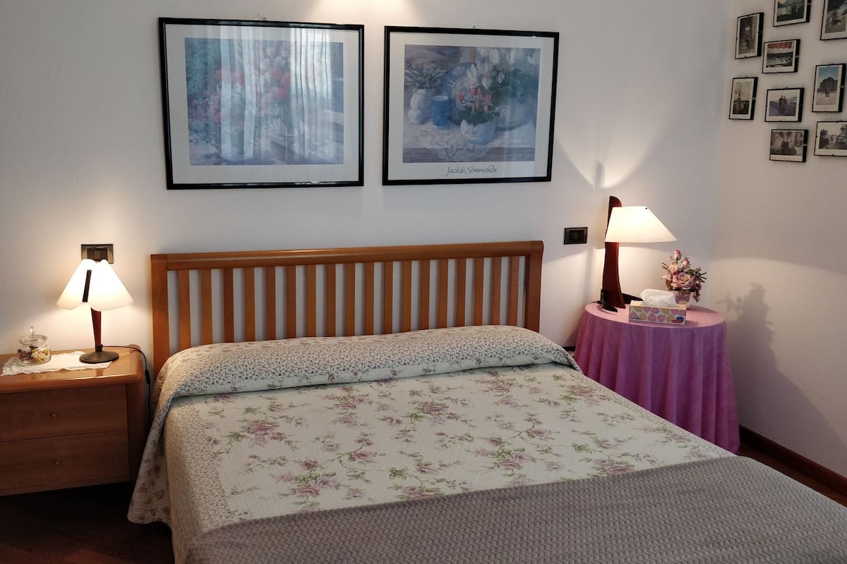 Double Room (Sole)
