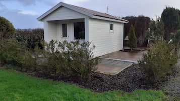 Eenvoudig huisje, gedeelde badkamer | Balkon