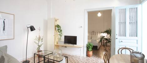 Superior appartement | Woonkamer | Flatscreentelevisie