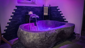 Double Room (Galet) | Tab mandi berendam