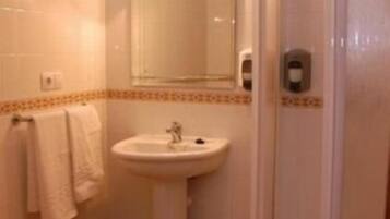 Shower, towels