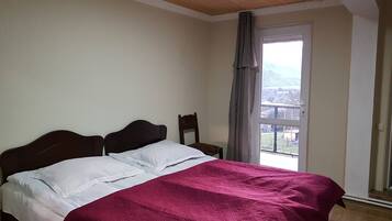 Classic Twin Room, 2 Twin Beds, Mountain View | Soundproofing, free WiFi, bed sheets