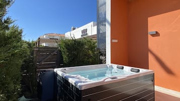 Premium bedding, memory foam beds, minibar, in-room safe