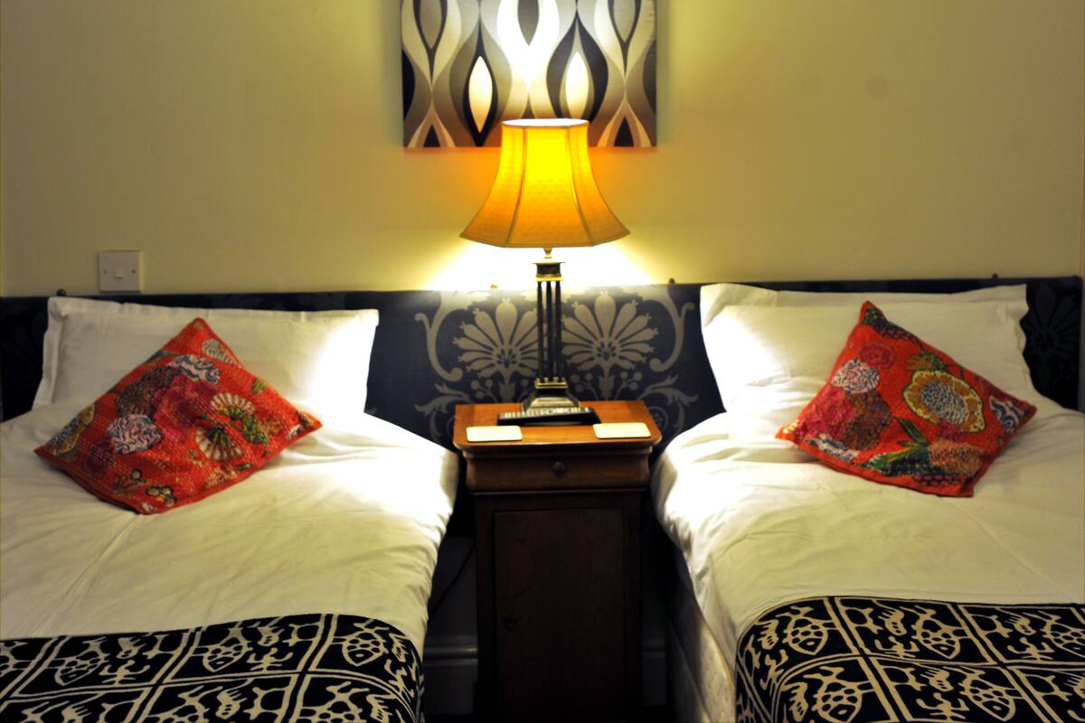 Egyptian cotton sheets, premium bedding, individually decorated