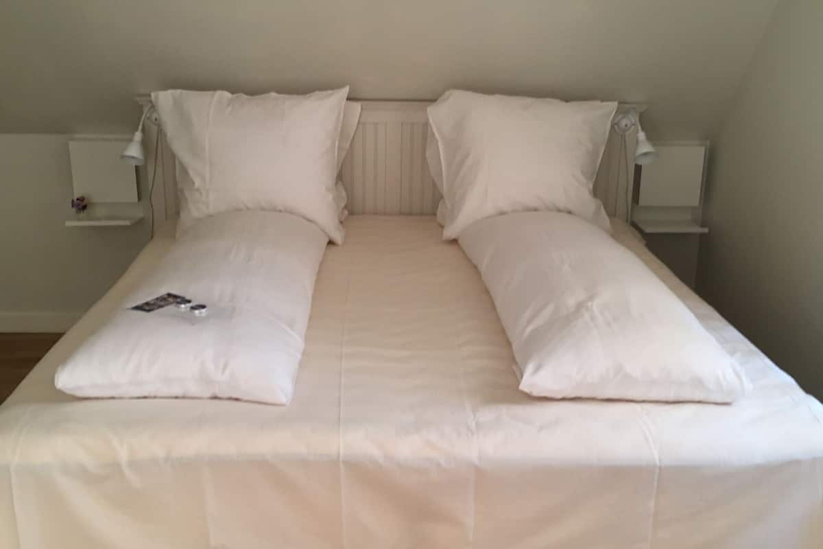 iron/ironing board, bed sheets