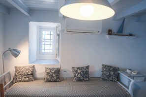 Flat-screen TV - Lotus Sweet Home Hydra (Hydra)