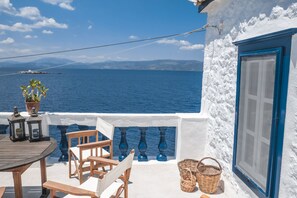 Balcony - Lotus Sweet Home Hydra (Hydra)