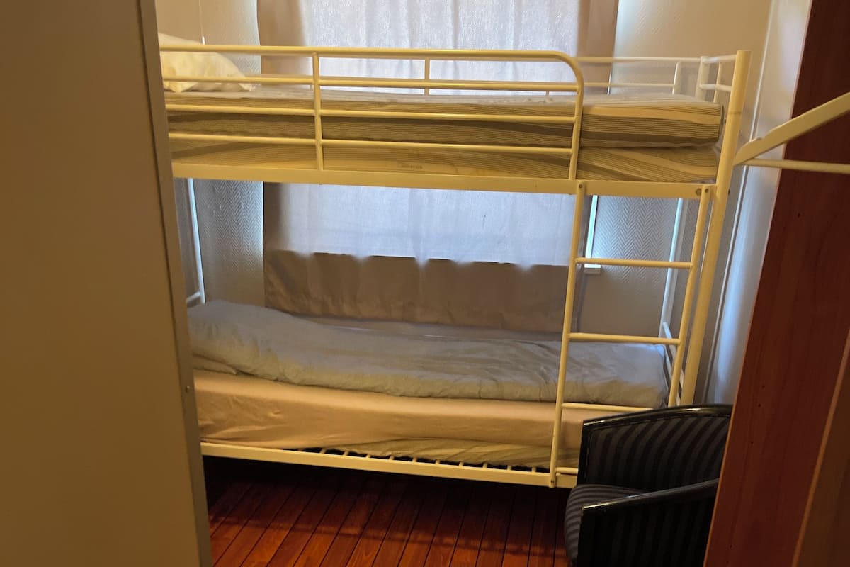 Quarto casal | Ferros/tábuas de passar roupa, Wi-Fi de cortesia