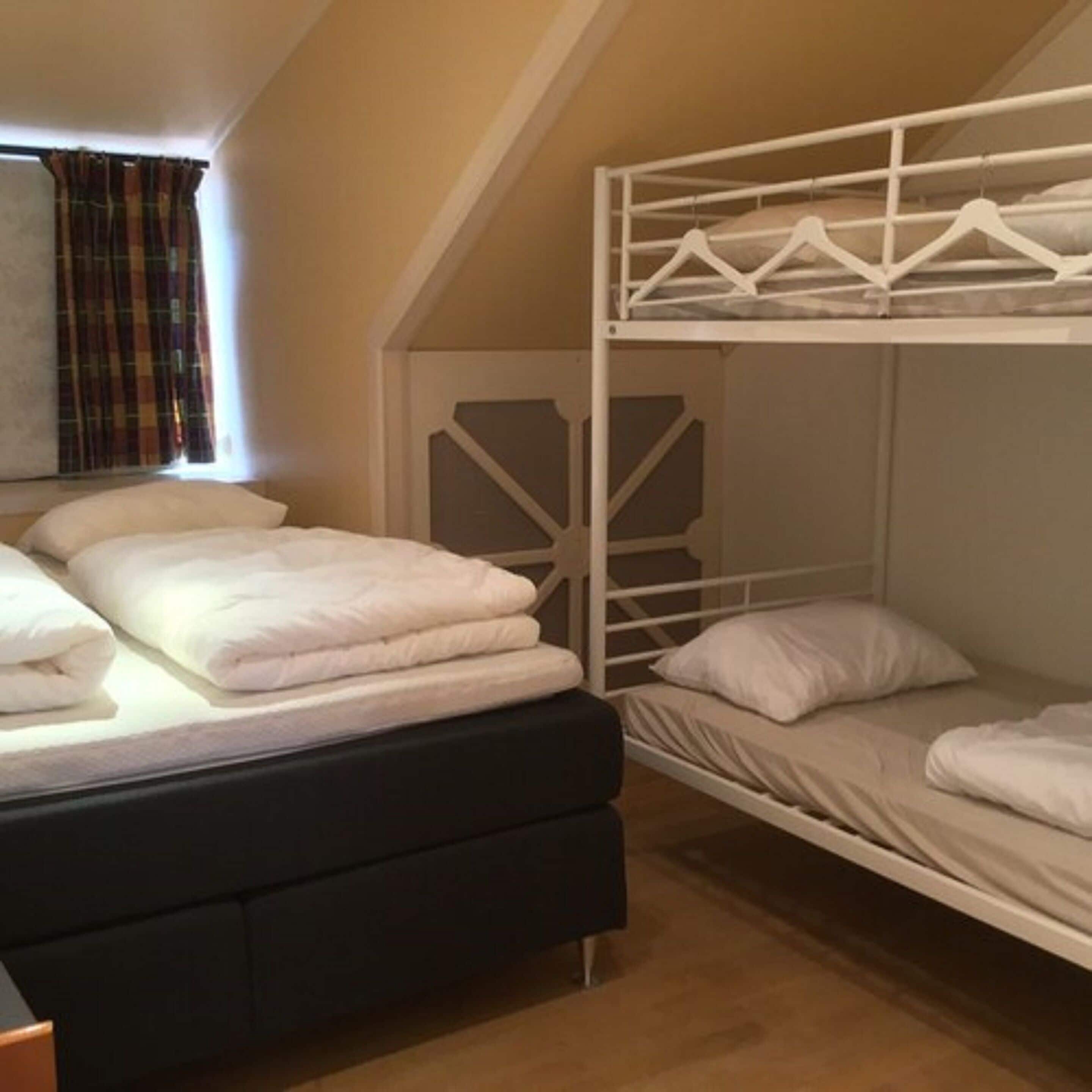 apartment, 2 bedrooms | iron/ironing board, free wifi