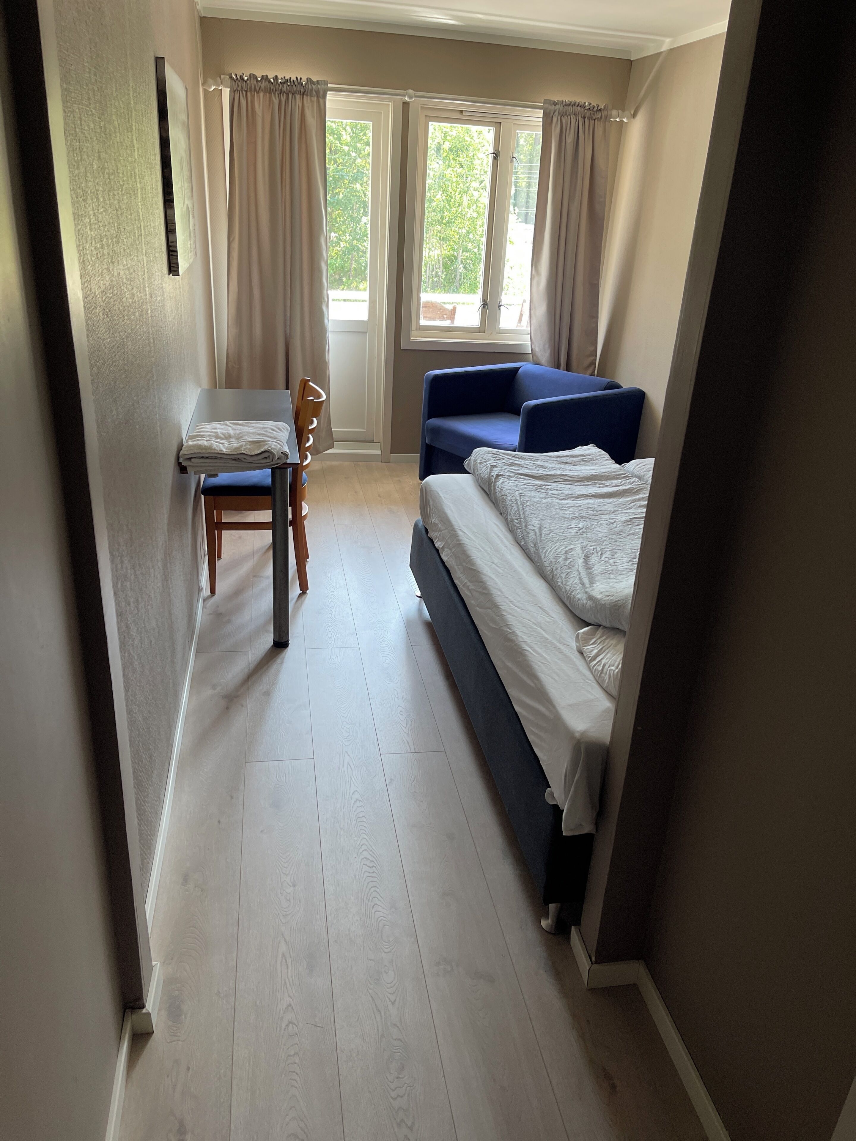 Double Room, Balcony | Iron/ironing board, free WiFi