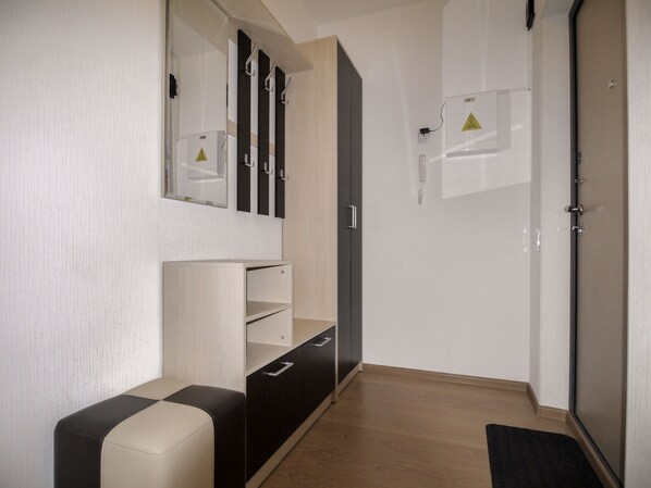 Comfort Apartment, 1 Bedroom | Room amenity - Apartments on Energetikov 9 1-4 (St. Petersburg)