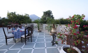 Dining - Khas Bagh (Jamwa Ramgarh)