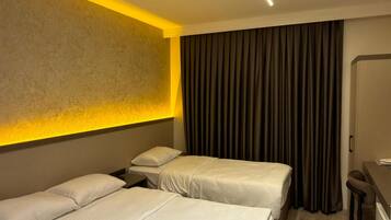 Minibar, in-room safe, soundproofing, free WiFi