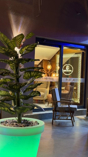 Dostlar Hotel