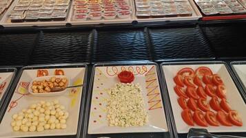 Free daily buffet breakfast