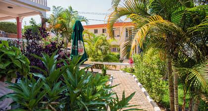 Romalo Hotel & Apartments