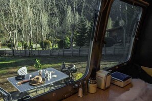 双人房 (Airstream) | 免费 WiFi、床单