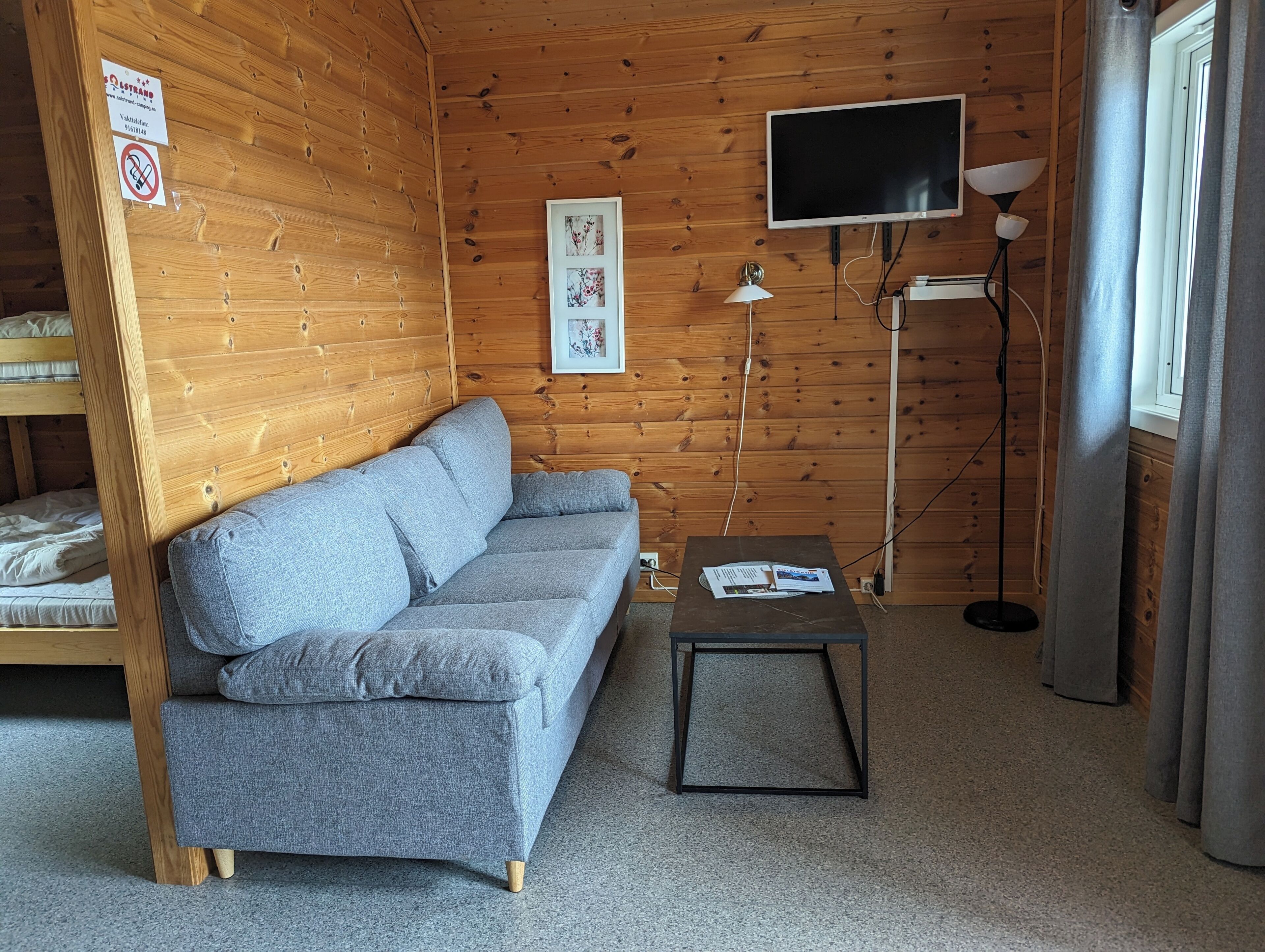 Cabin (9 - 10 shared shower) | Living area
