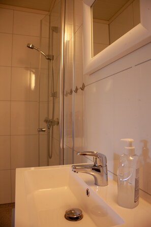 Apartment, 2 Bedrooms, Ocean View (Apartment 22 C) | Bathroom sink - Solstrand Camping (Lindesnes)