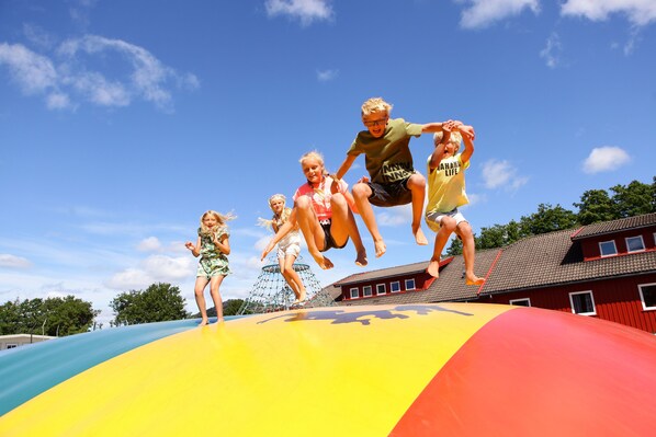 Aire de jeu extérieure pour enfants